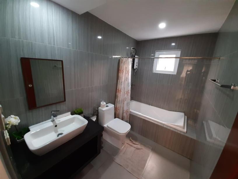 Youhan Beach Resort Сан-Антонио Экстерьер фото