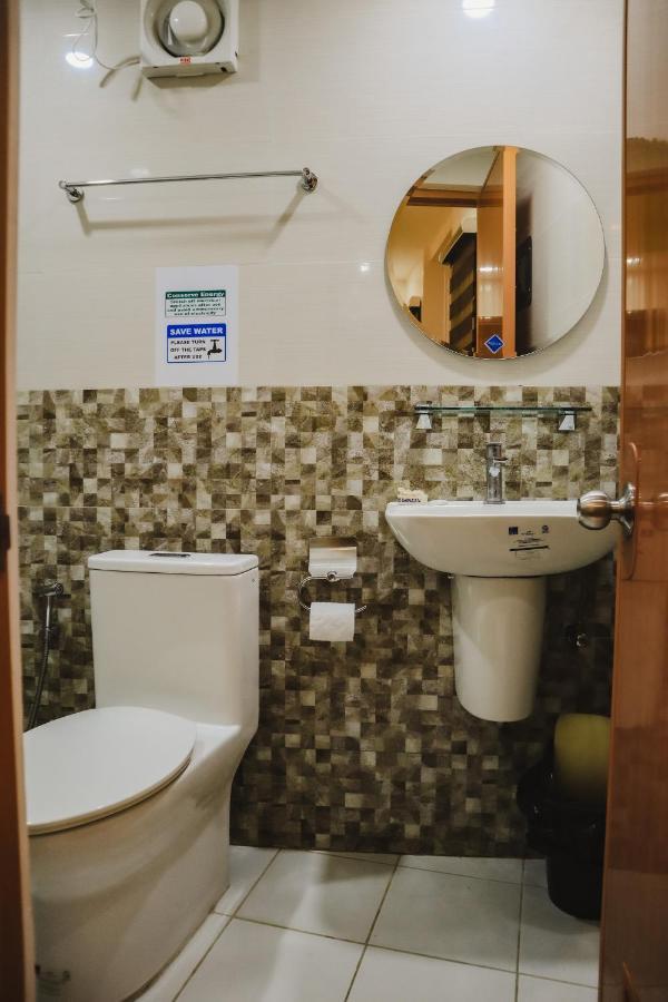 Youhan Beach Resort Сан-Антонио Экстерьер фото