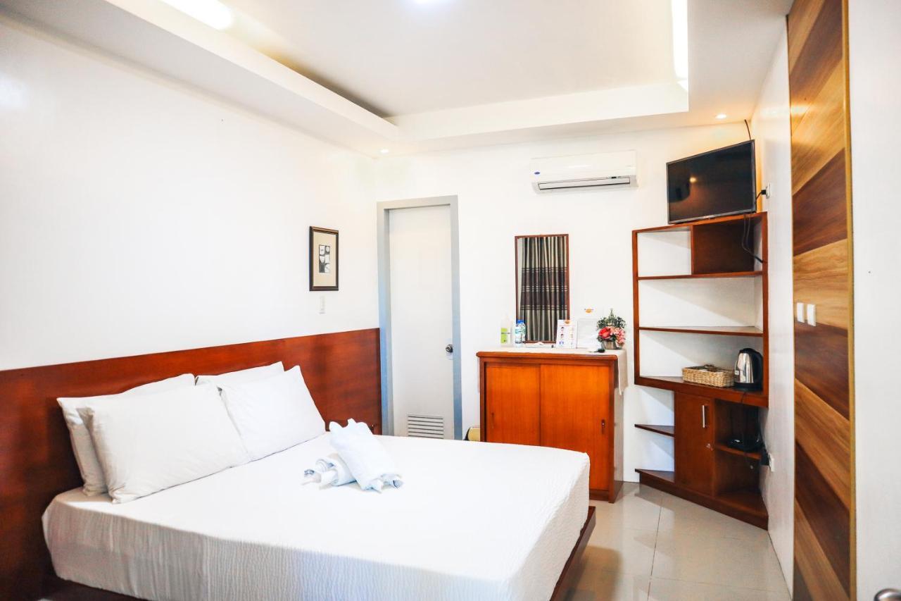 Youhan Beach Resort Сан-Антонио Экстерьер фото