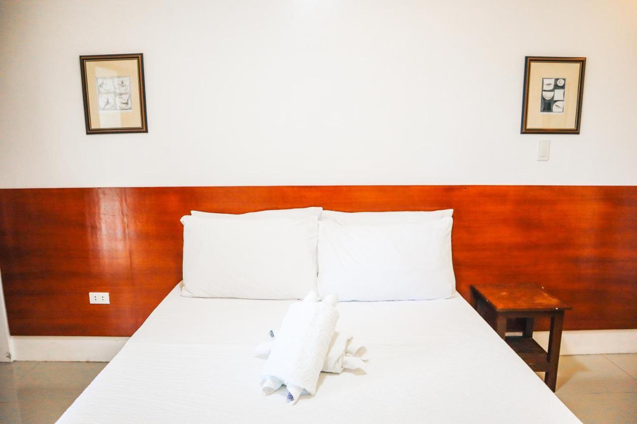 Youhan Beach Resort Сан-Антонио Экстерьер фото